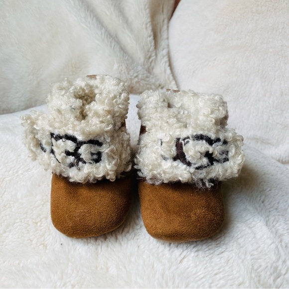 UGG Limited Edition Fluffy Fur Baby Boot - Picture 6 of 8
